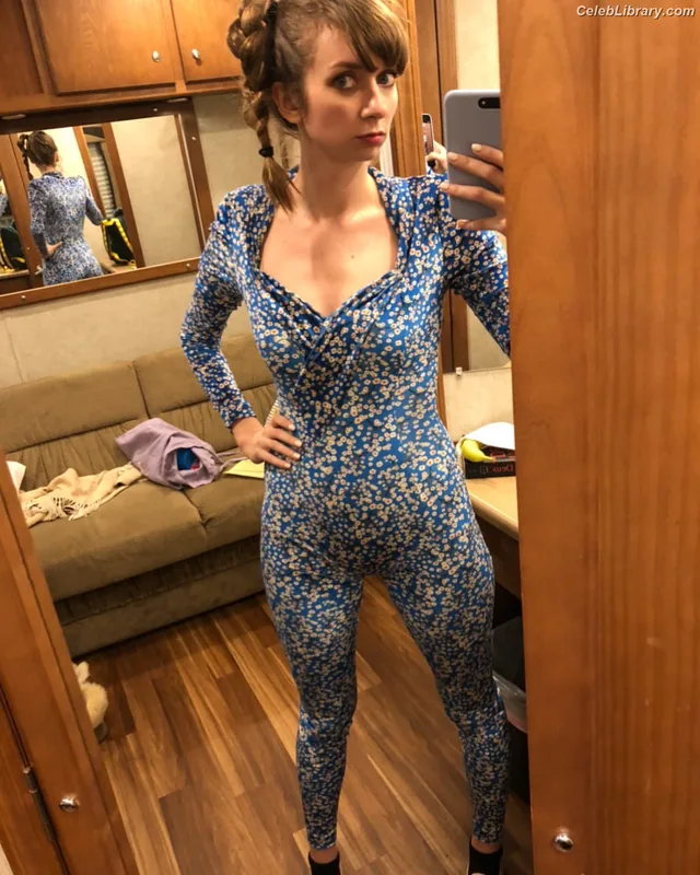 Lauren Lapkus photo 10 of 34