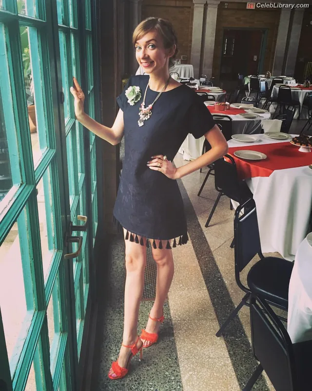 Lauren Lapkus photo 12 of 34