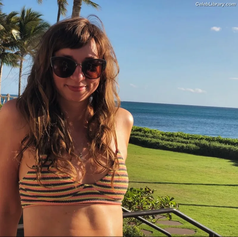 Lauren Lapkus photo 8 of 34