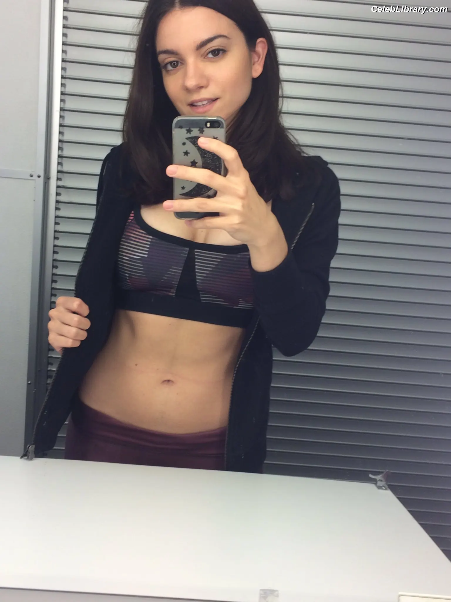 Lauren LaVera photo 3 of 333
