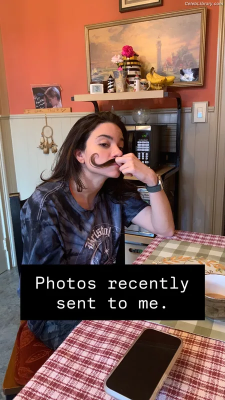 Lauren LaVera photo 1 of 334