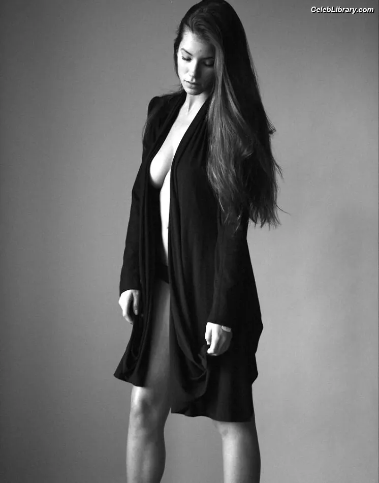 Lauren Marie Young photo 7 of 102