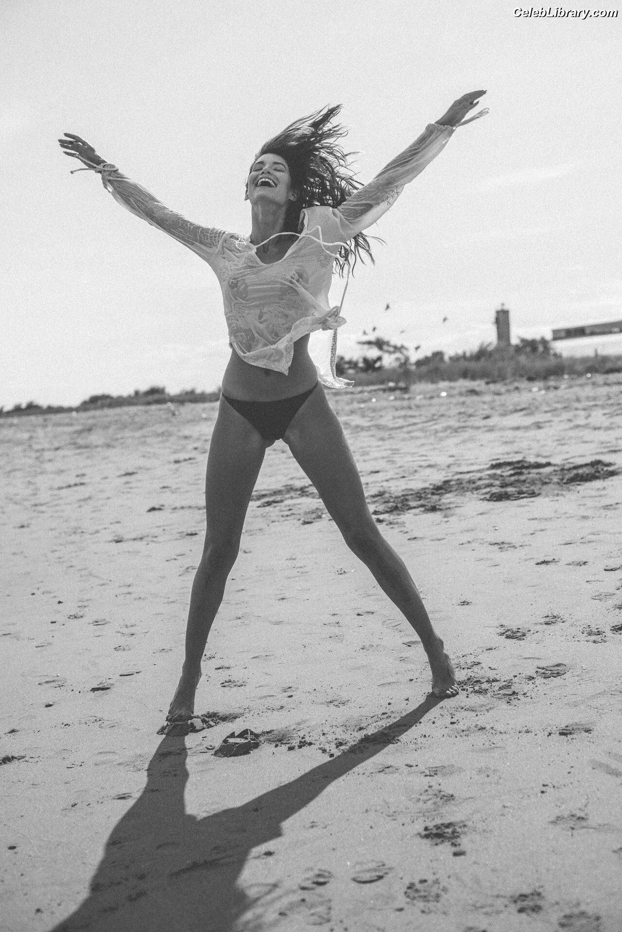Lauren Marie Young photo 10 of 102