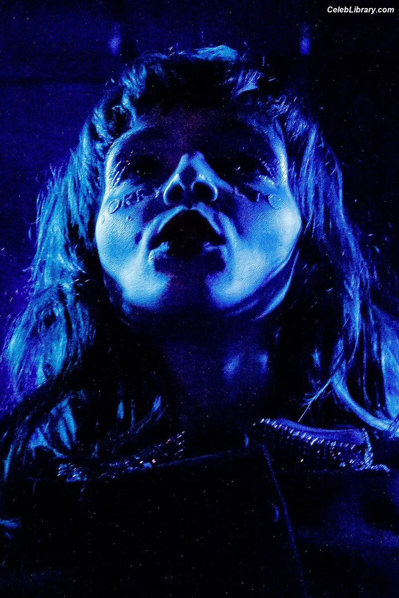 Lauren Mayberry photo 14 of 1227