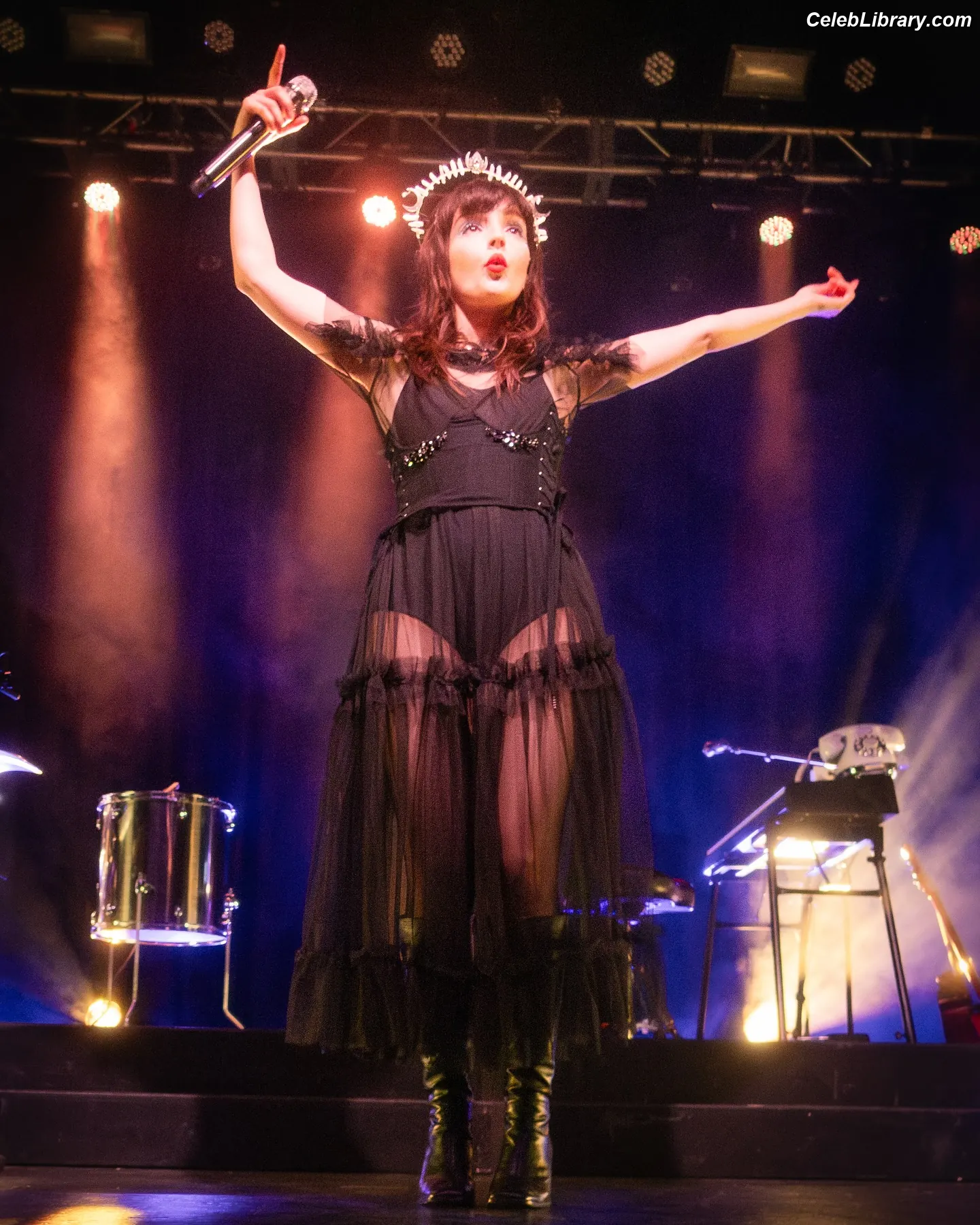 Lauren Mayberry photo 16 of 1227