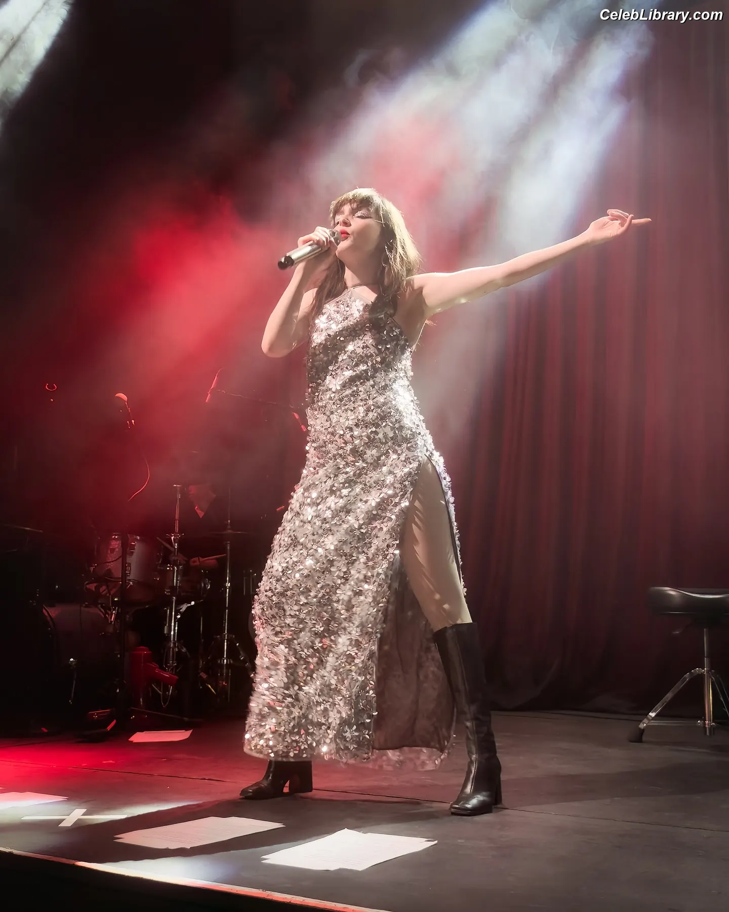 Lauren Mayberry photo 5 of 1227