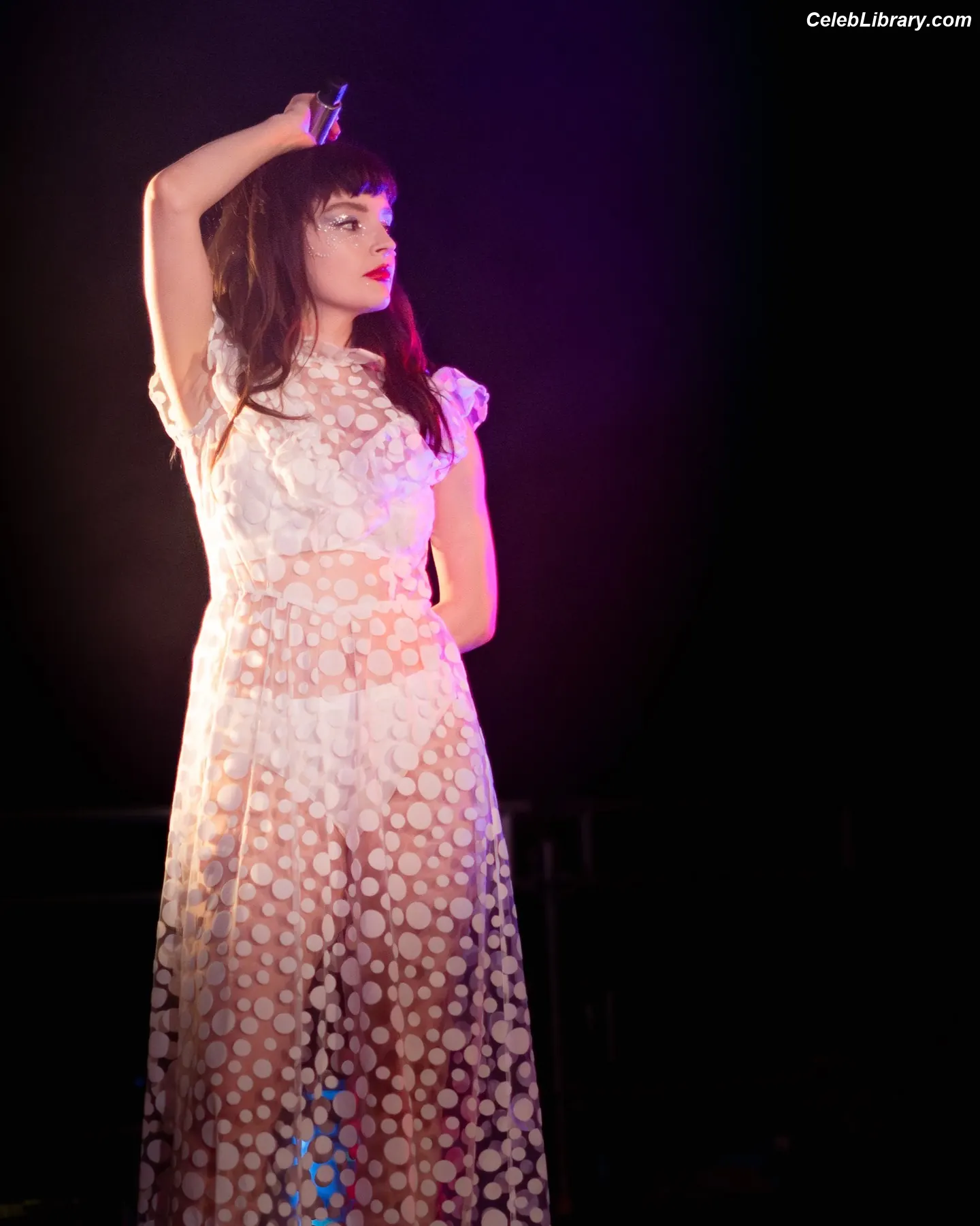 Lauren Mayberry photo 13 of 1227