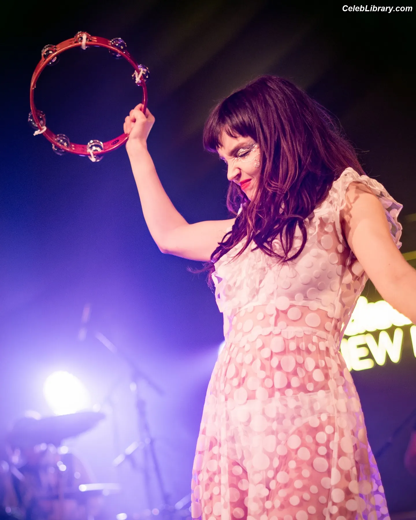 Lauren Mayberry photo 20 of 1227