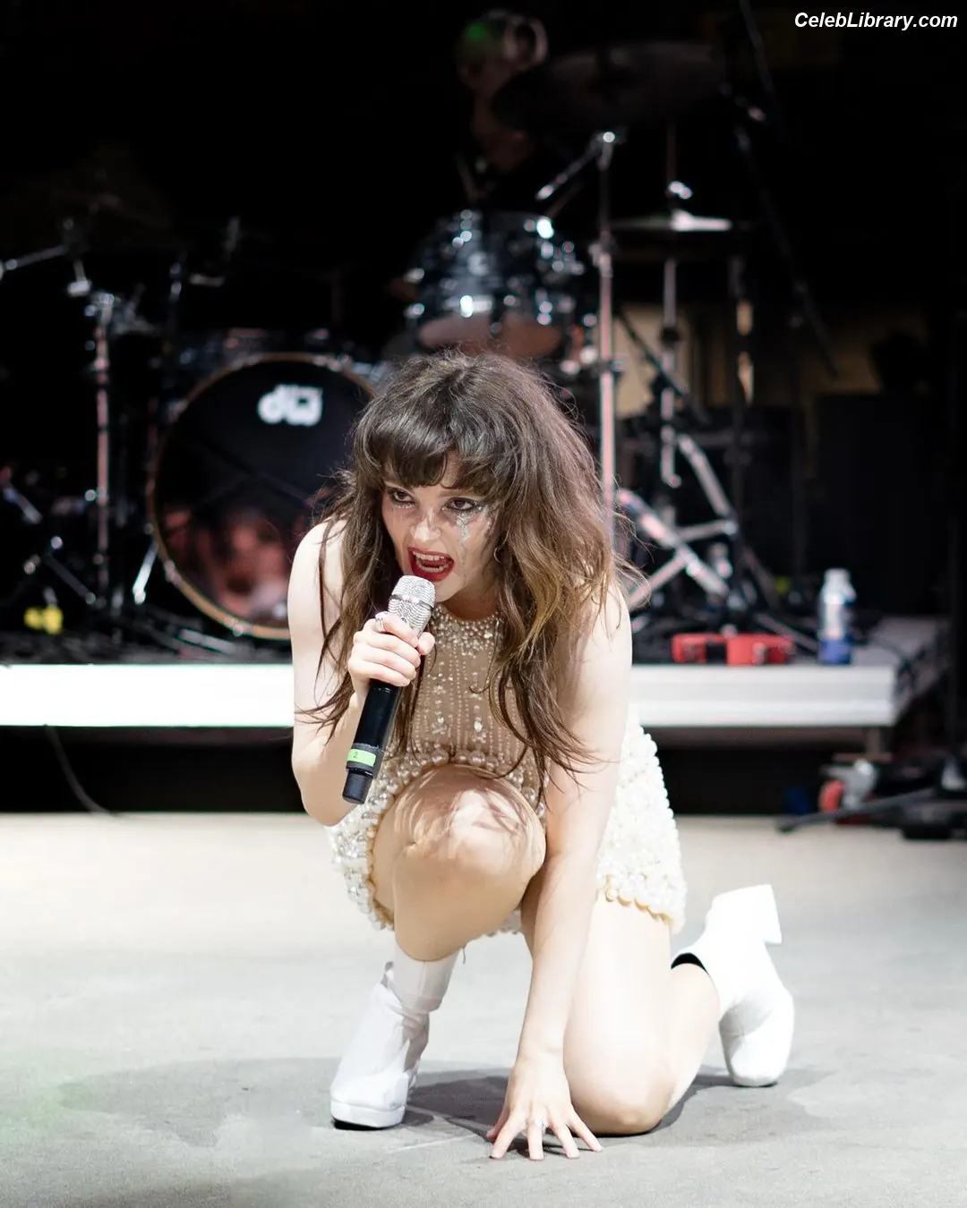 Lauren Mayberry photo 15 of 1227