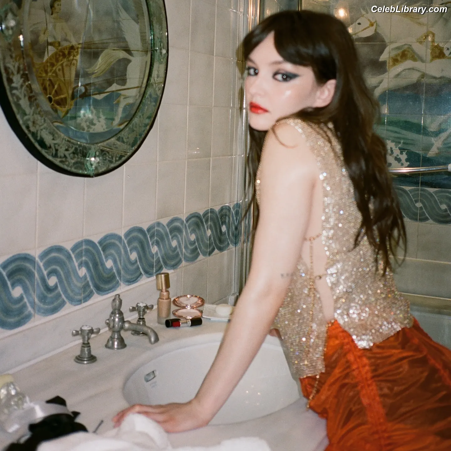 Lauren Mayberry photo 13 of 1227