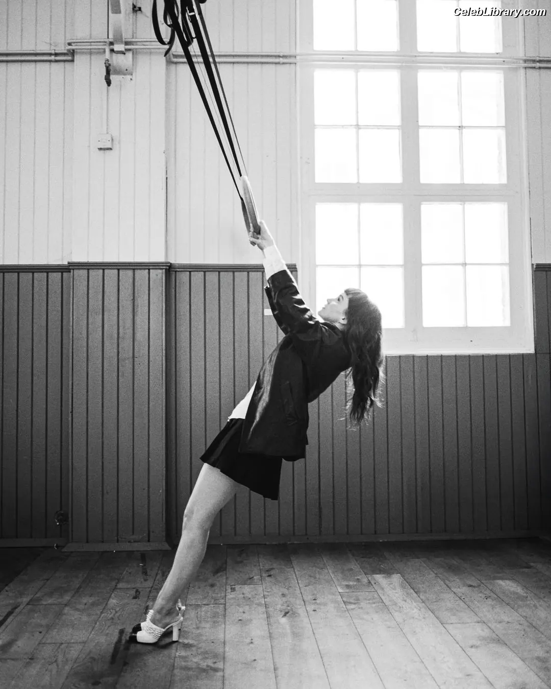 Lauren Mayberry photo 19 of 1227
