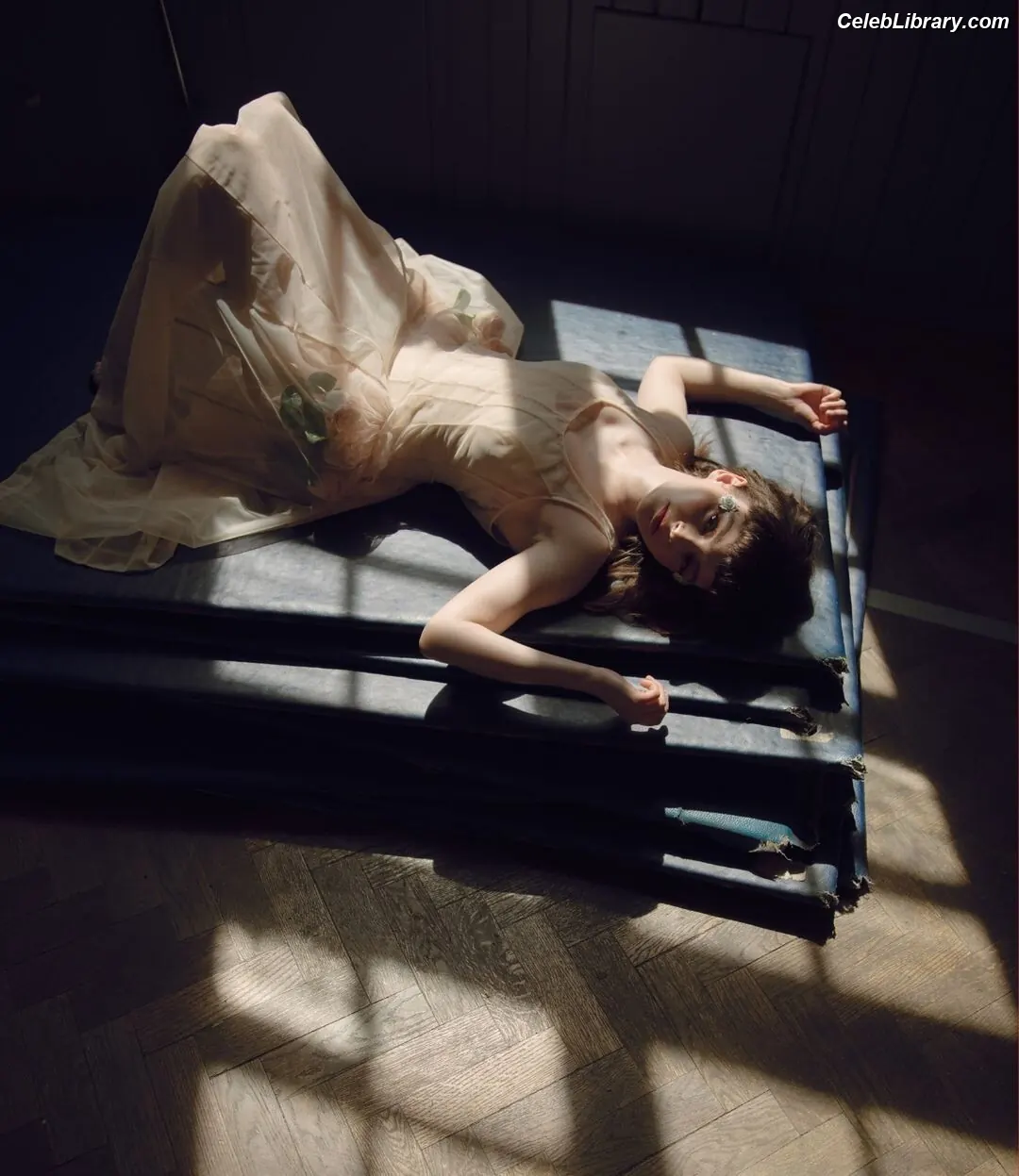 Lauren Mayberry photo 20 of 1227