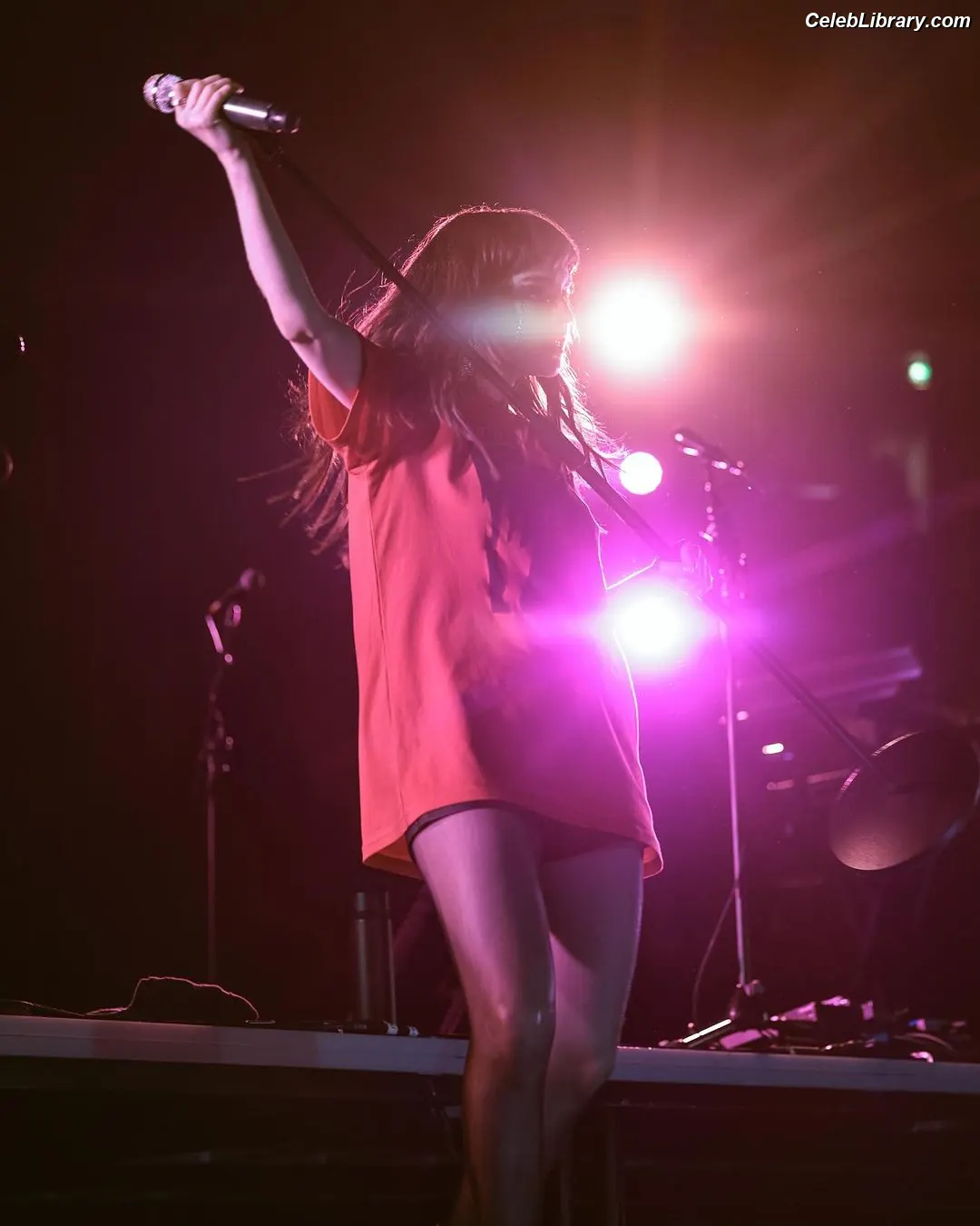 Lauren Mayberry photo 17 of 1227