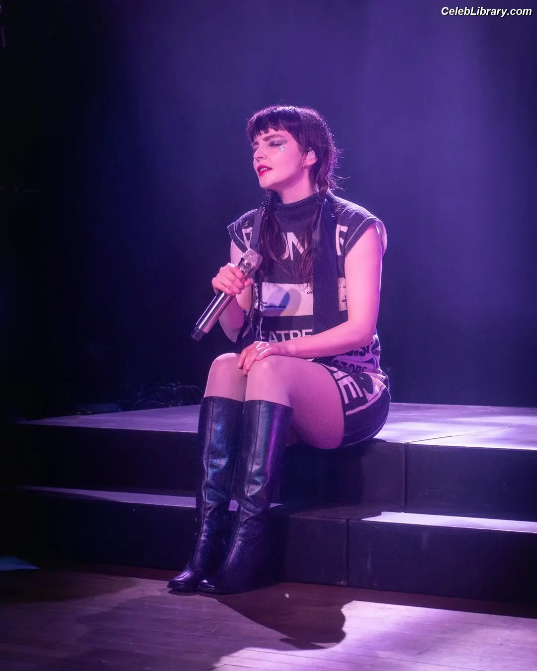 Lauren Mayberry photo 6 of 1227