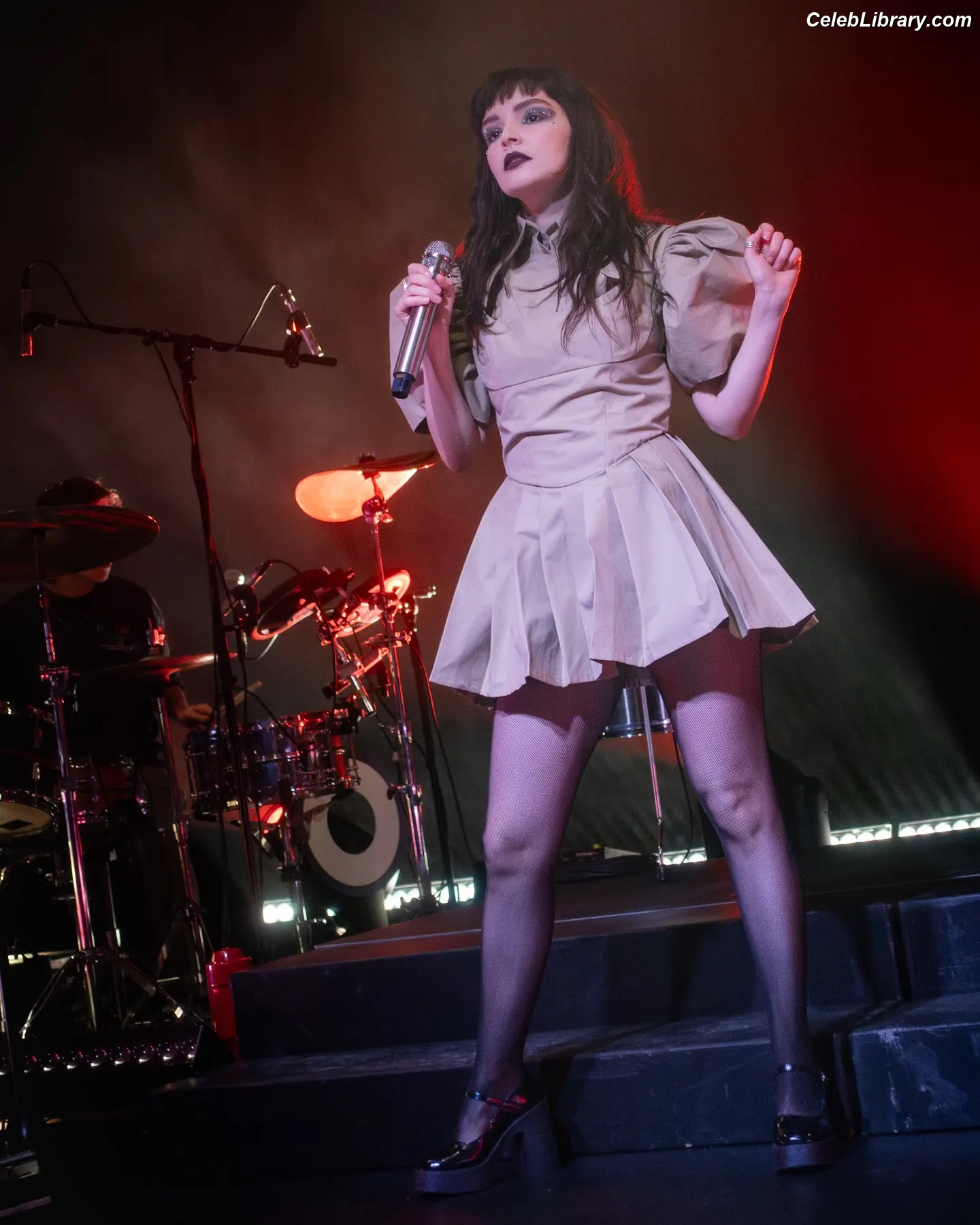 Lauren Mayberry photo 18 of 1227