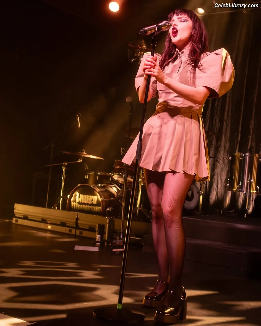 Lauren Mayberry photo 22 of 1227
