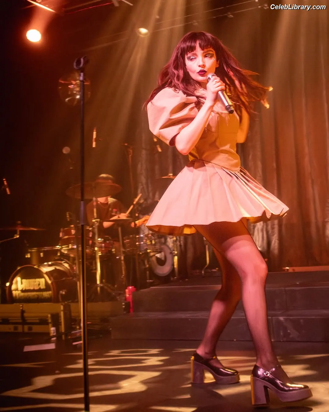 Lauren Mayberry photo 6 of 1227