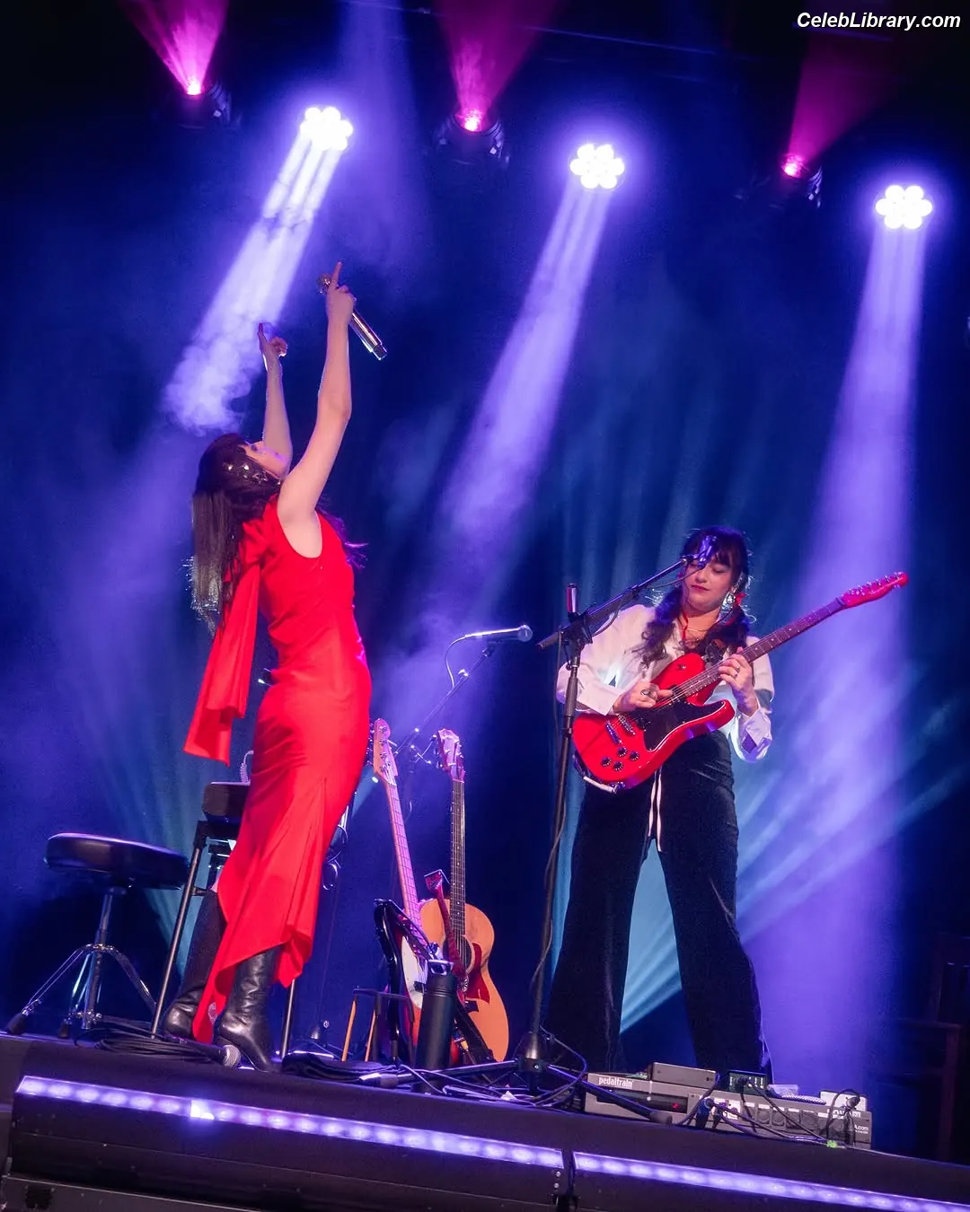Lauren Mayberry photo 18 of 1227