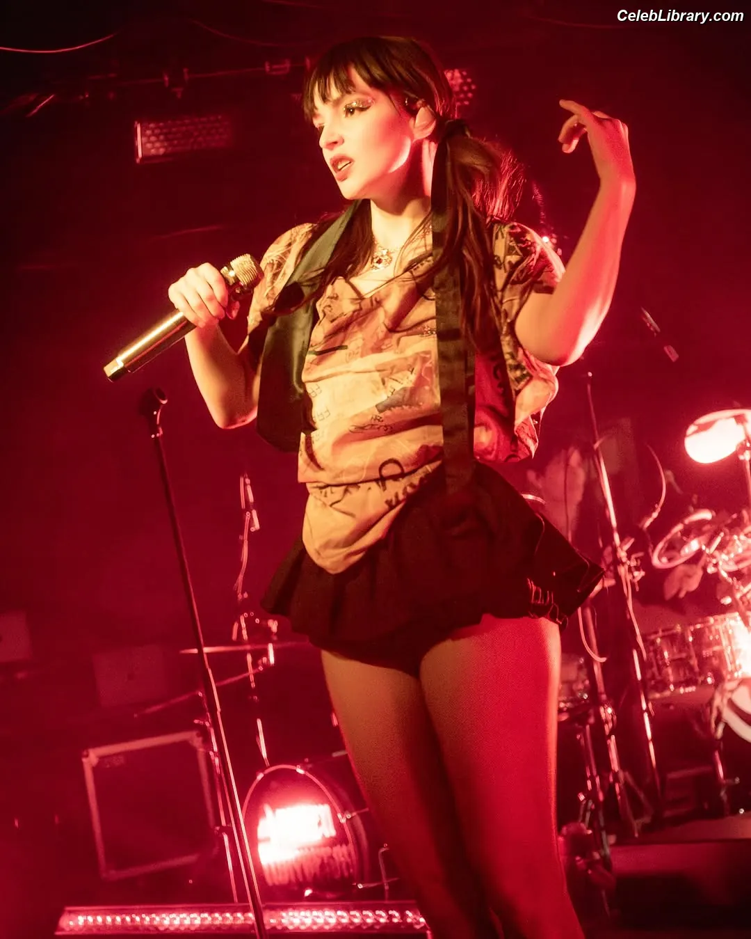 Lauren Mayberry photo 6 of 1227
