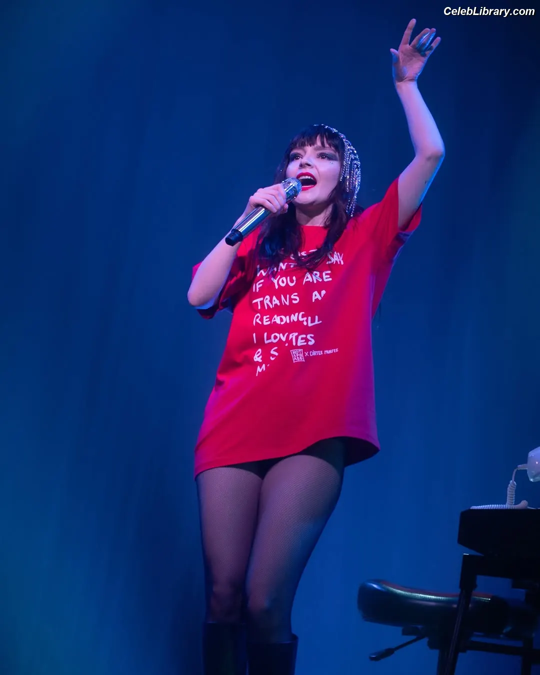 Lauren Mayberry photo 13 of 1227