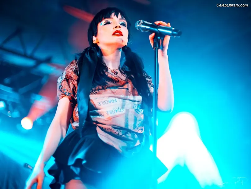 Lauren Mayberry photo 3 of 1227