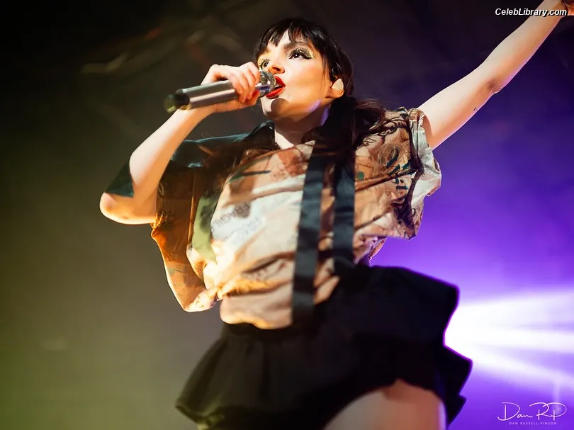 Lauren Mayberry photo 12 of 1227