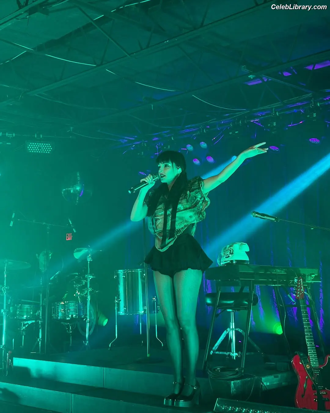 Lauren Mayberry photo 6 of 1227
