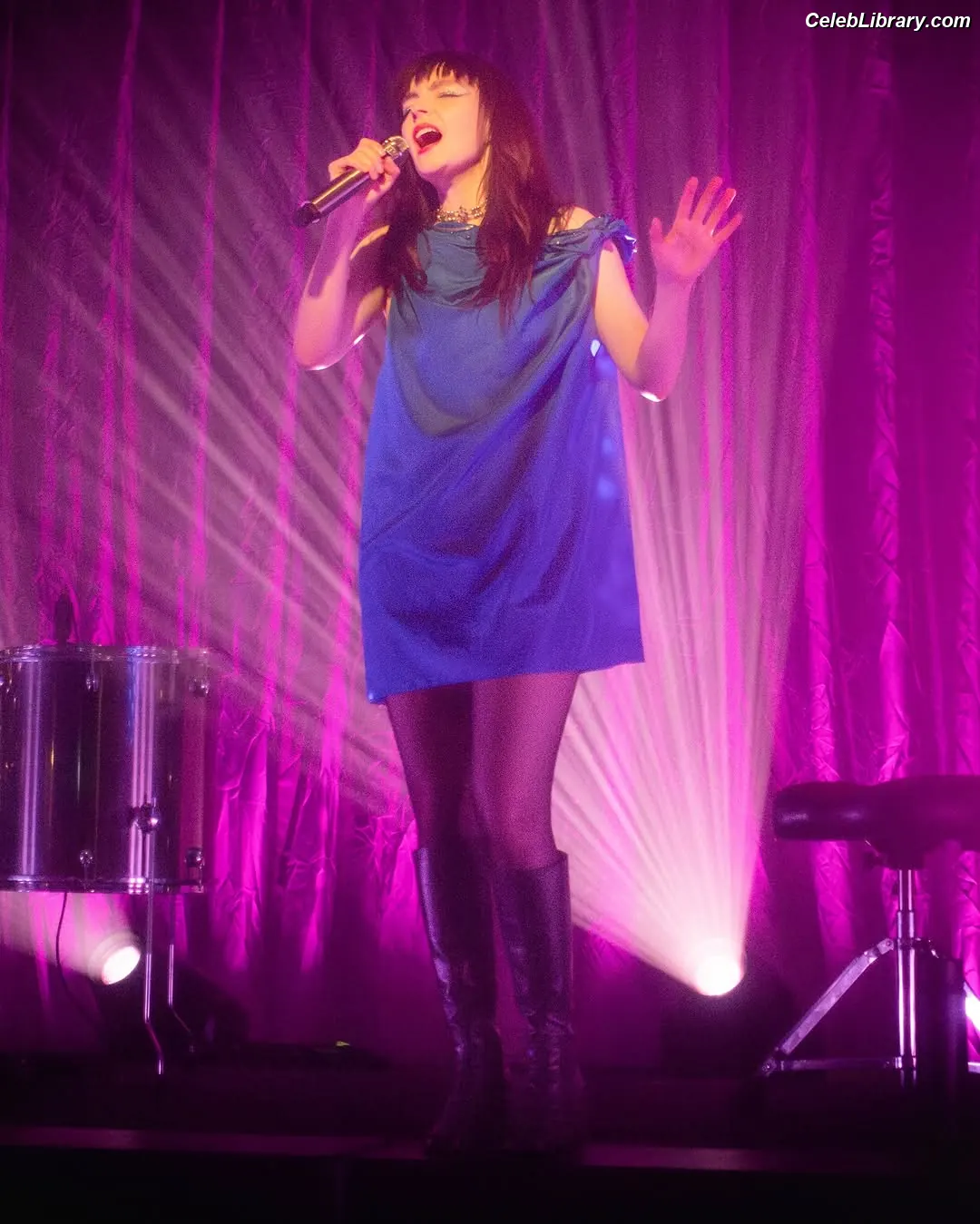 Lauren Mayberry photo 15 of 1227