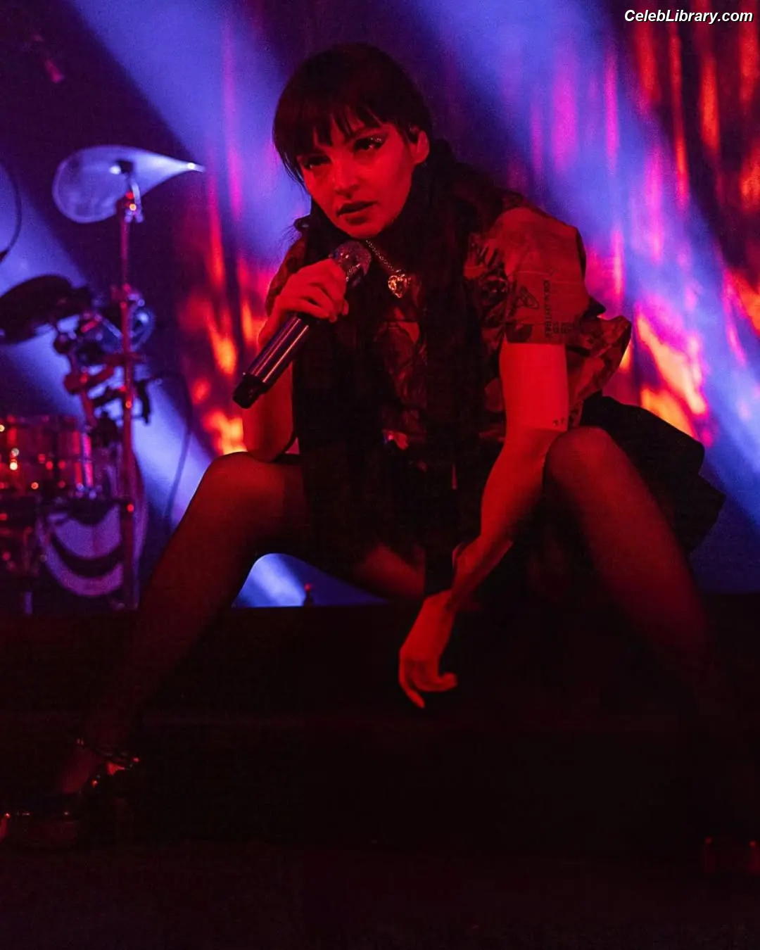 Lauren Mayberry photo 18 of 1227