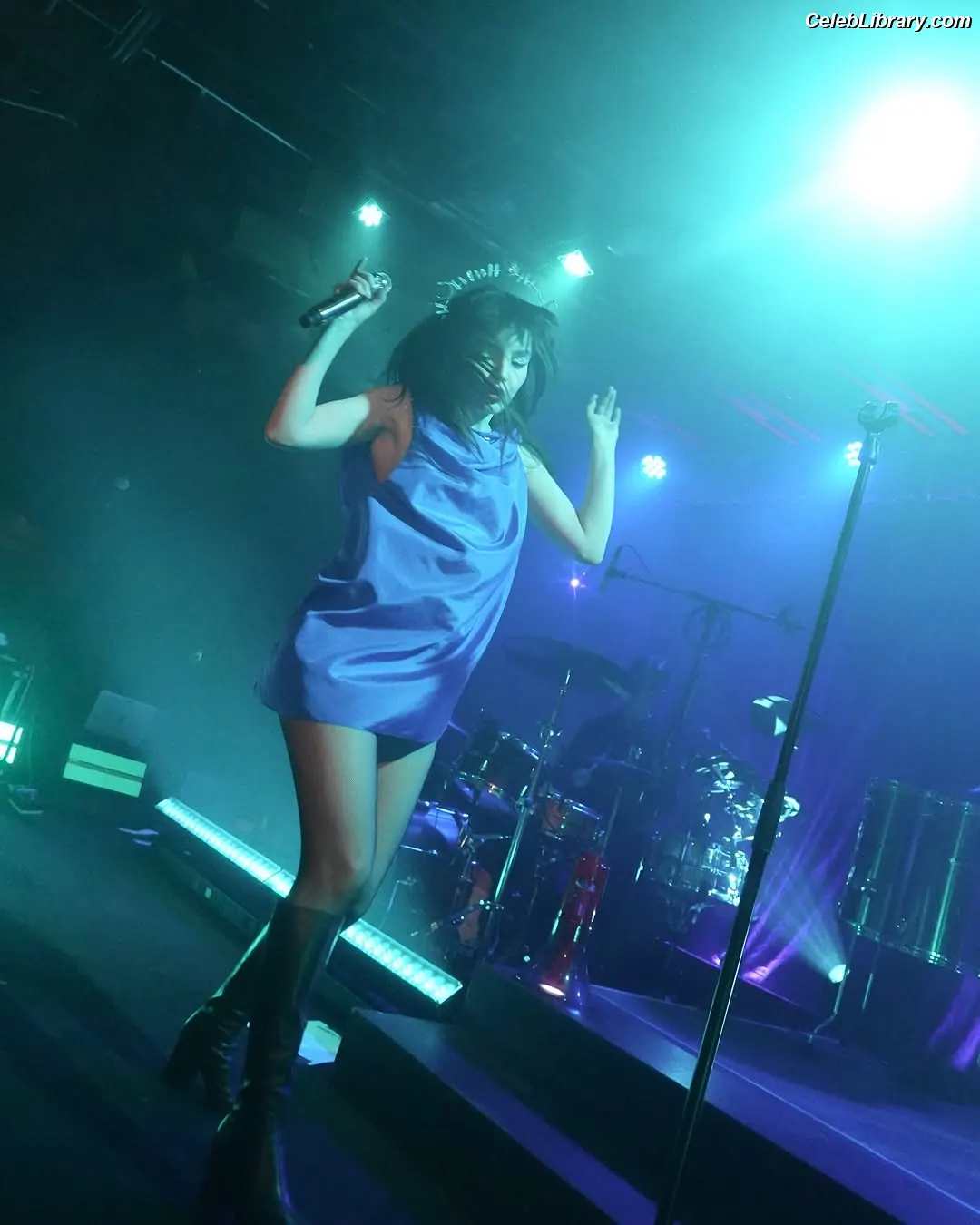 Lauren Mayberry photo 8 of 1227