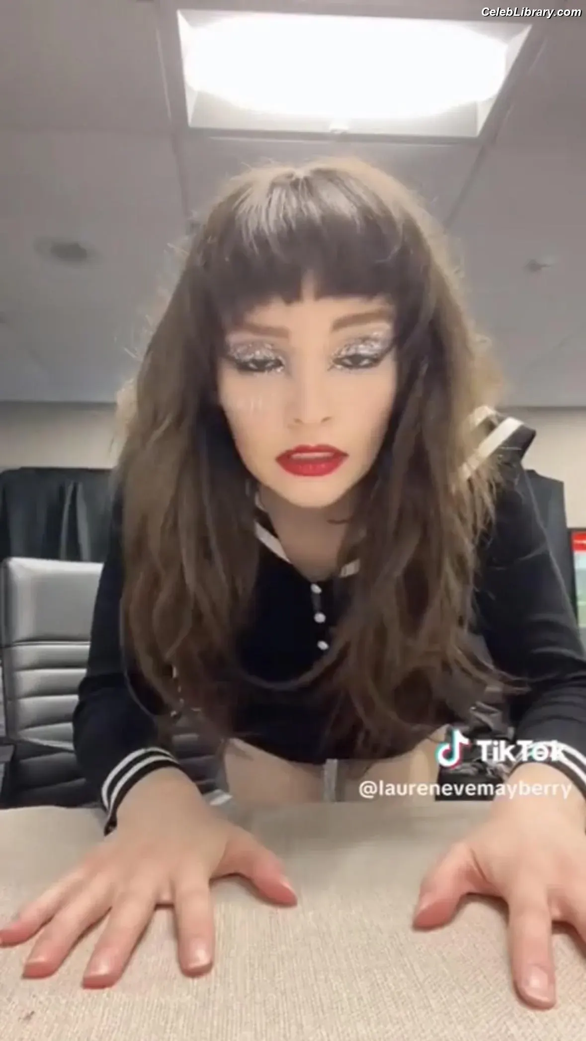 Lauren Mayberry photo 24 of 1227