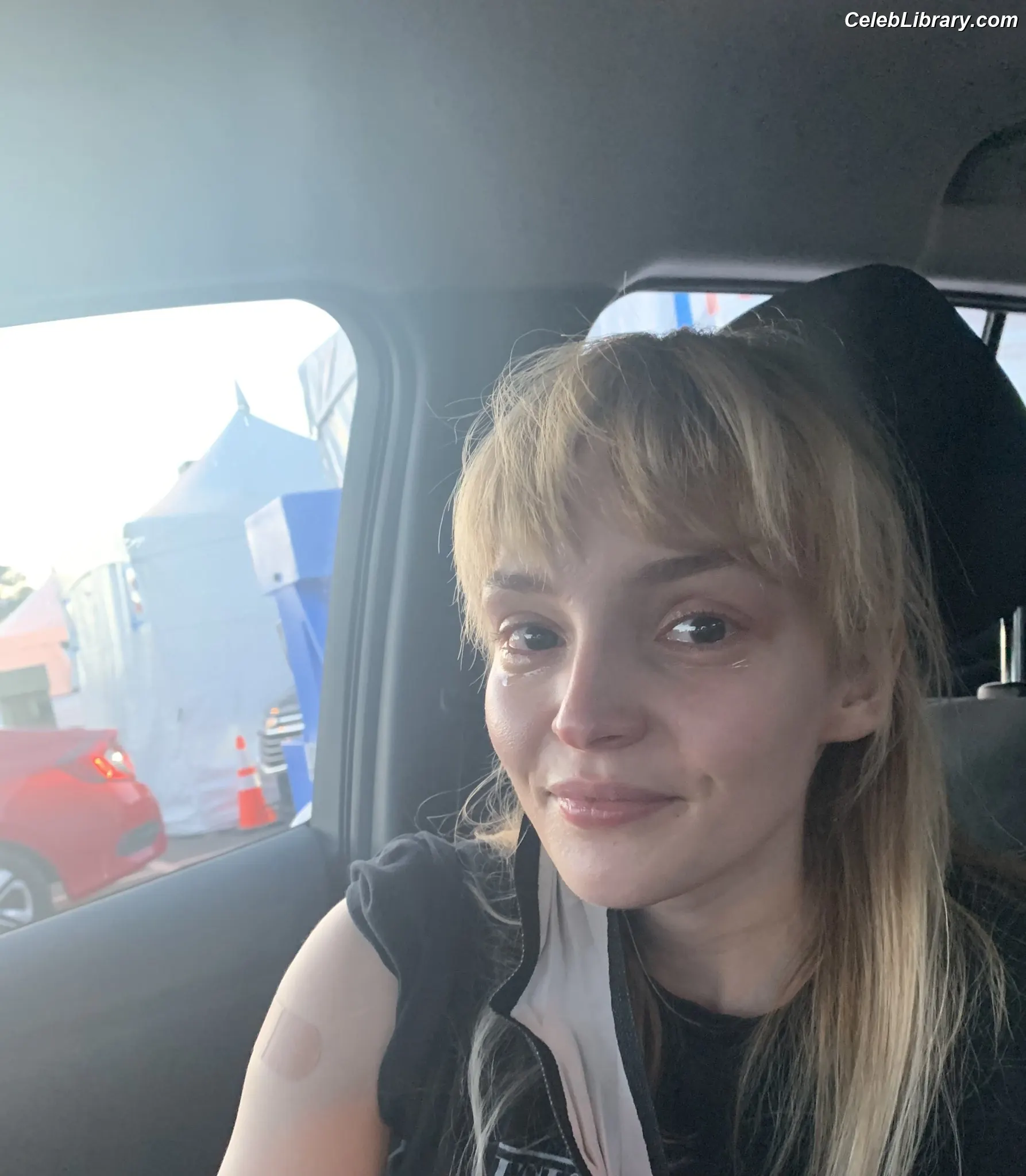 Lauren Mayberry photo 15 of 1227