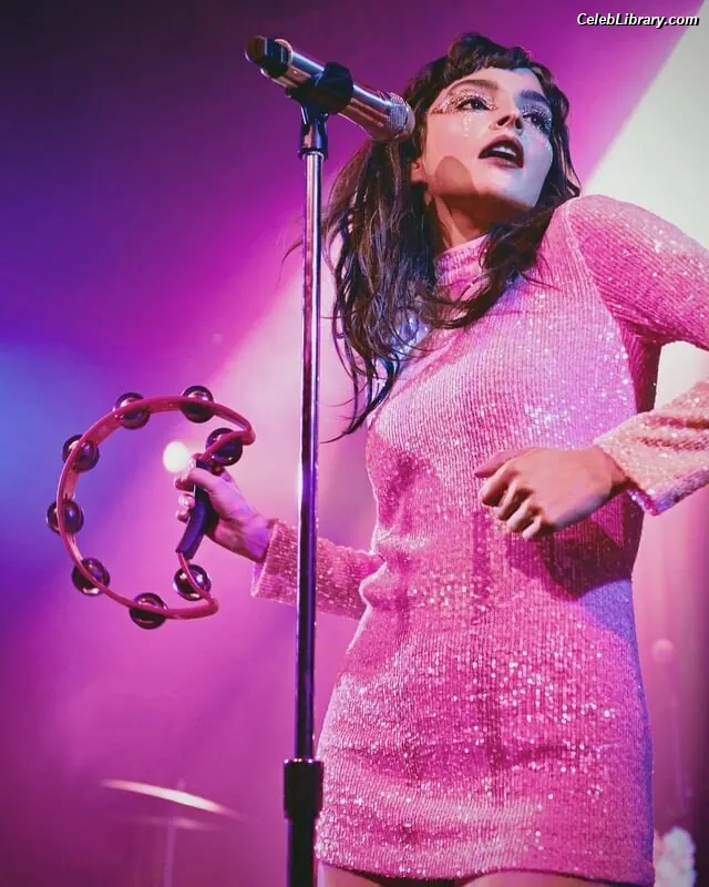 Lauren Mayberry photo 11 of 1227