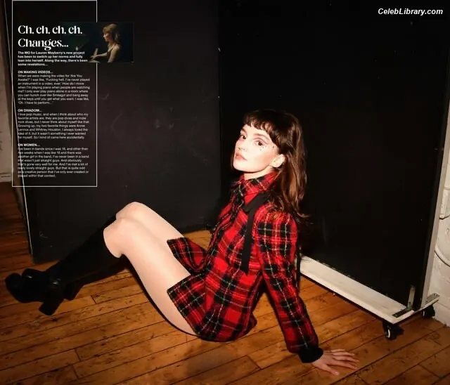 Lauren Mayberry photo 19 of 1227