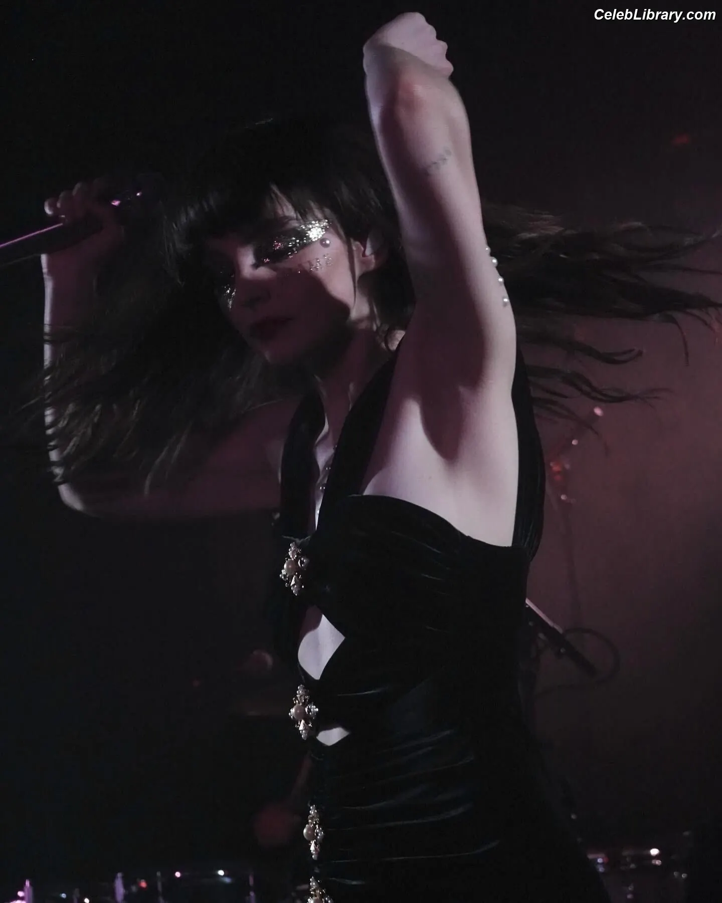 Lauren Mayberry photo 15 of 1227