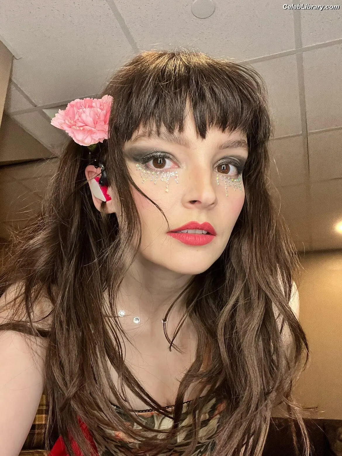 Lauren Mayberry photo 4 of 1227