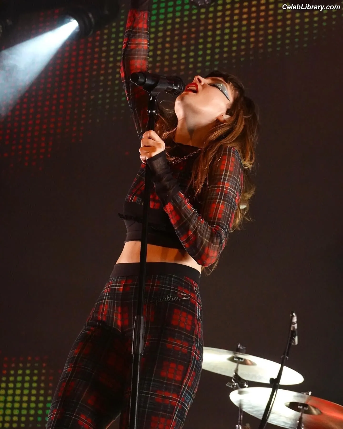 Lauren Mayberry photo 17 of 1227