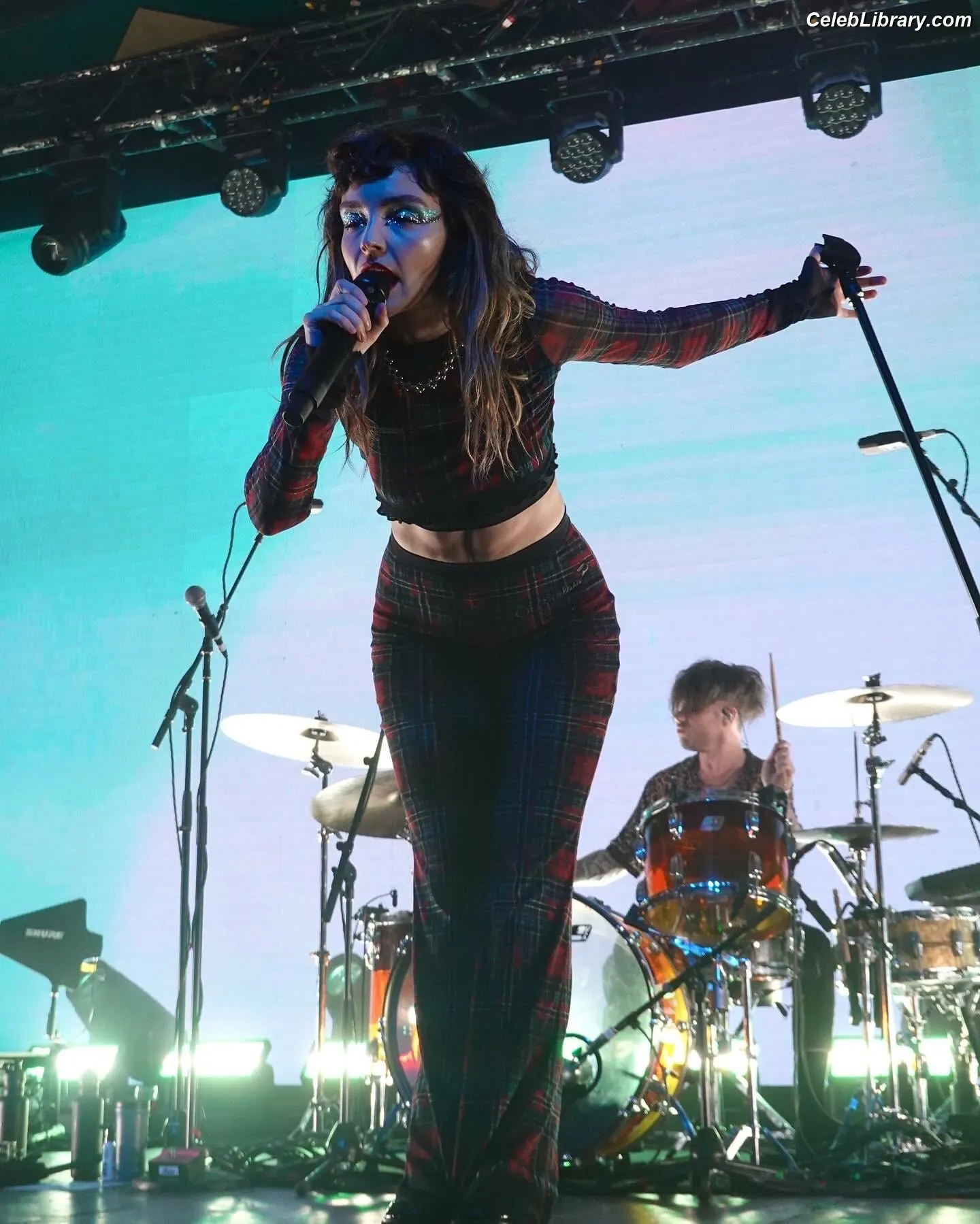Lauren Mayberry photo 18 of 1227