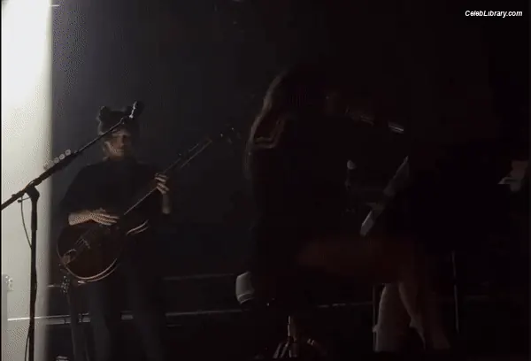 Lauren Mayberry photo 21 of 1227