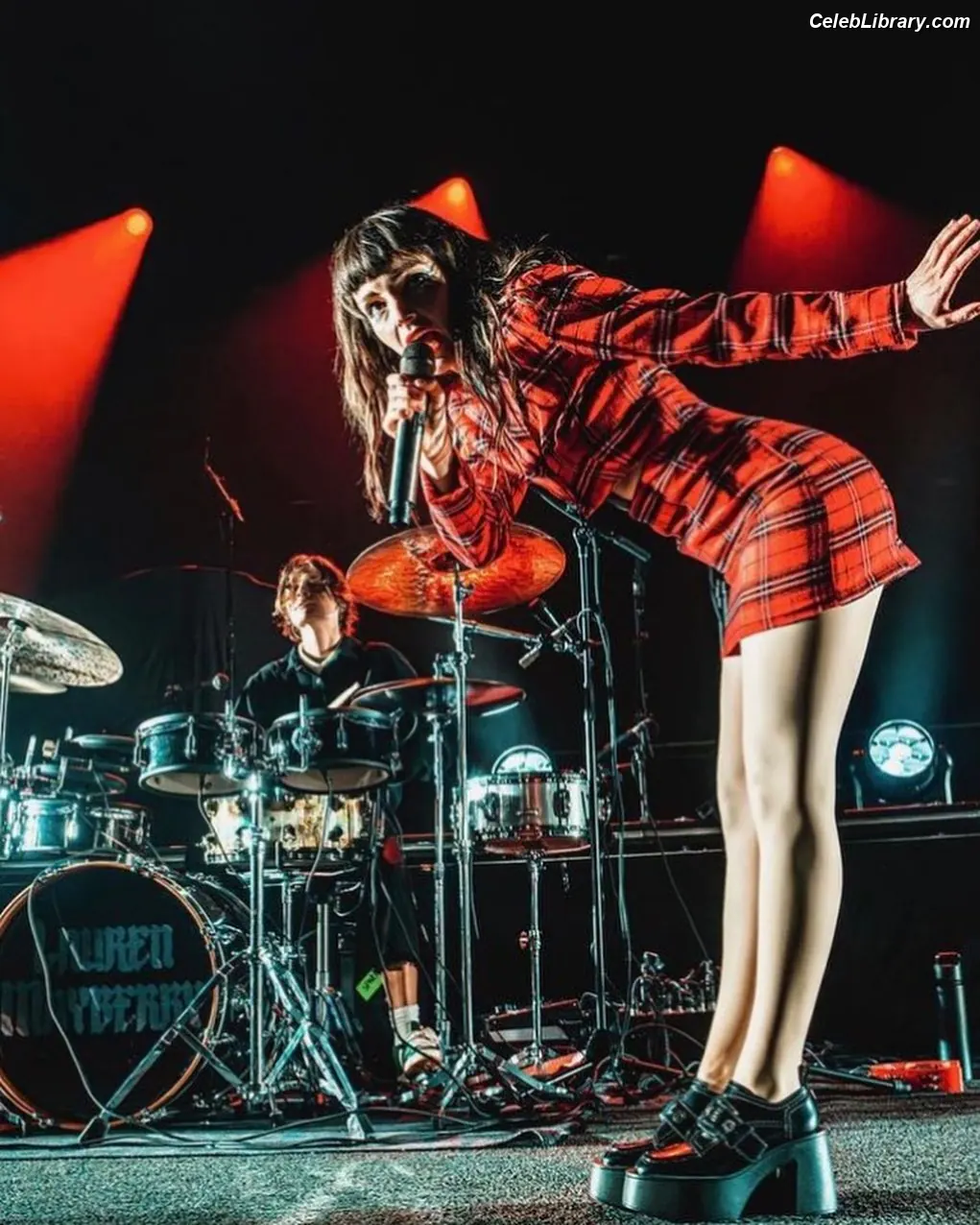 Lauren Mayberry photo 8 of 1227