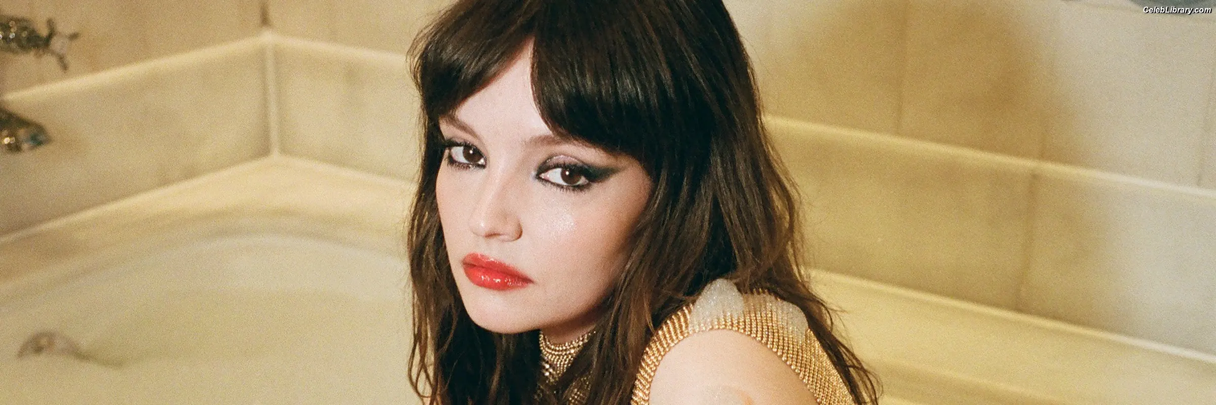 Lauren Mayberry photo 23 of 1227