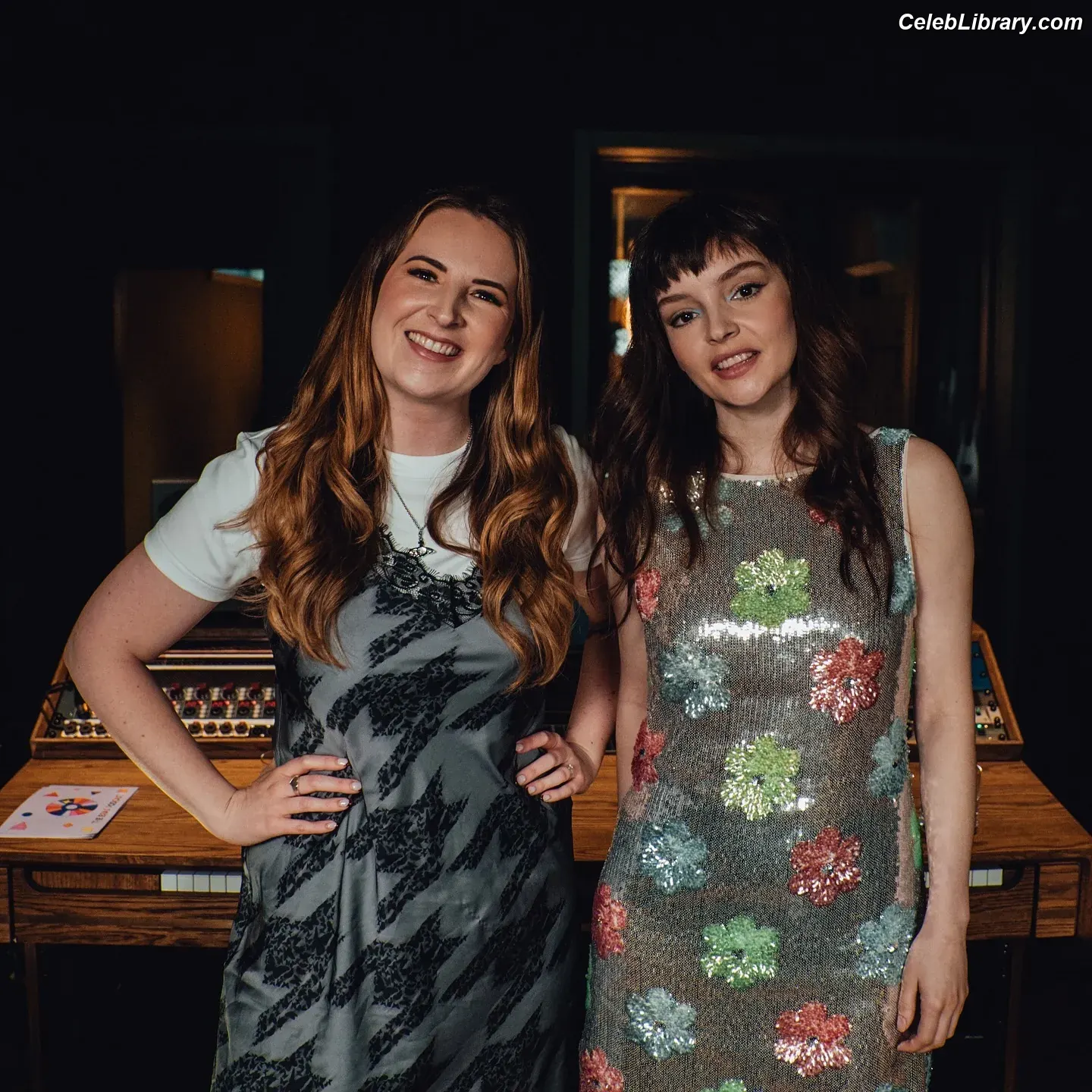 Lauren Mayberry photo 22 of 1227