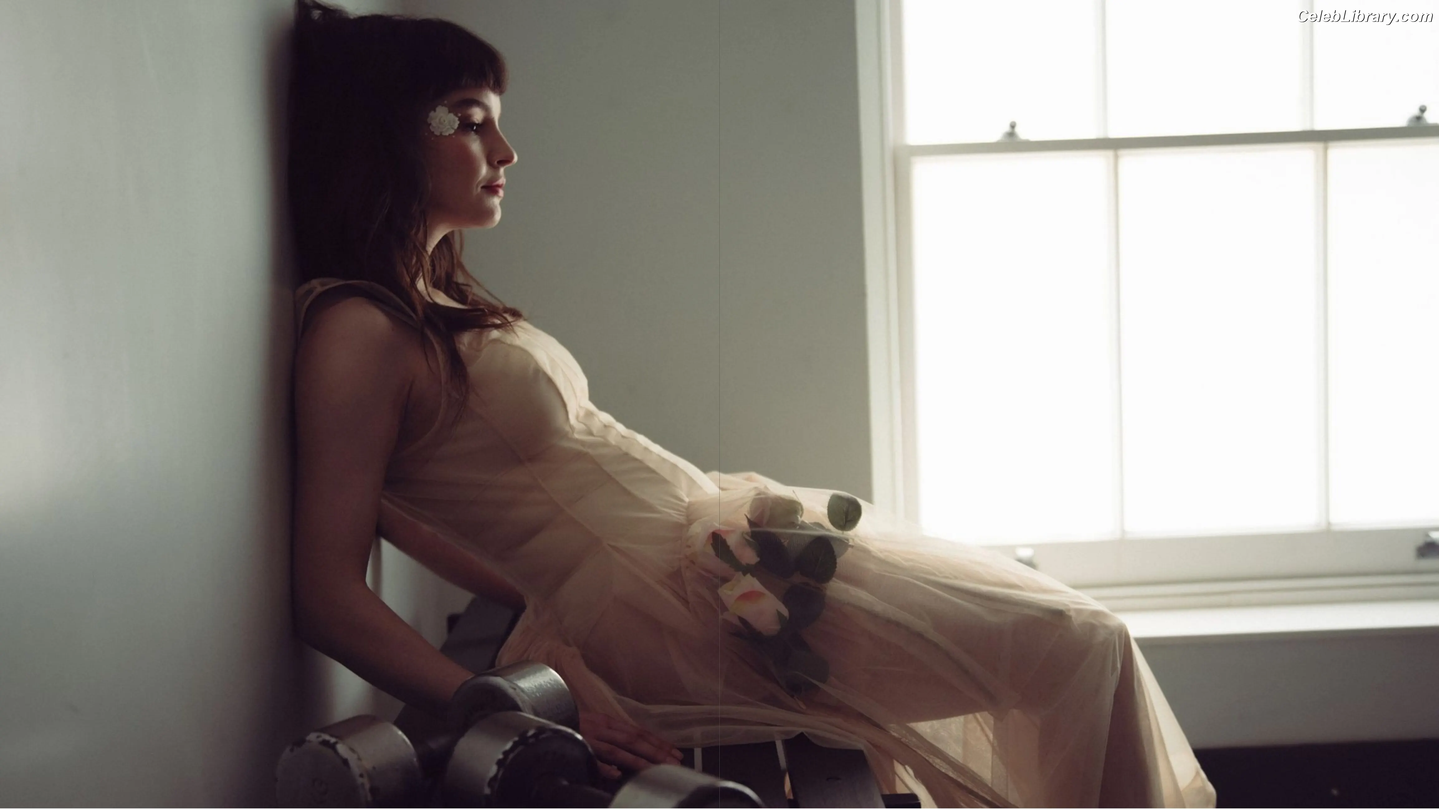 Lauren Mayberry photo 20 of 1227