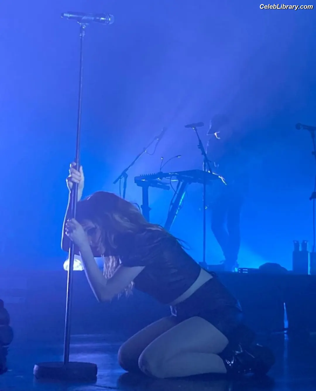 Lauren Mayberry photo 21 of 1227