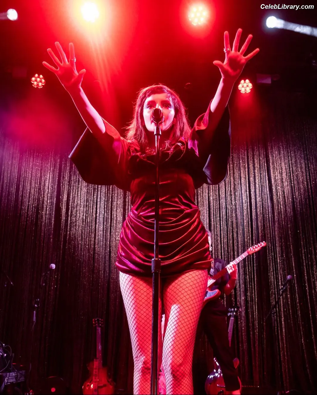 Lauren Mayberry photo 17 of 1227