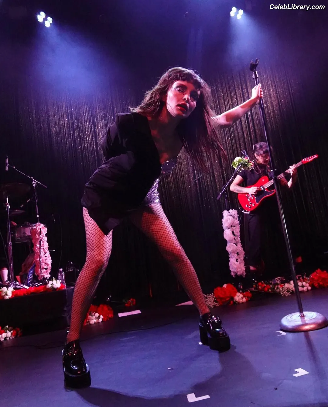 Lauren Mayberry photo 24 of 1227