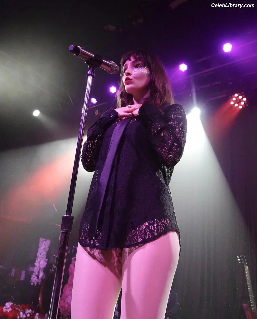 Lauren Mayberry photo 5 of 1227
