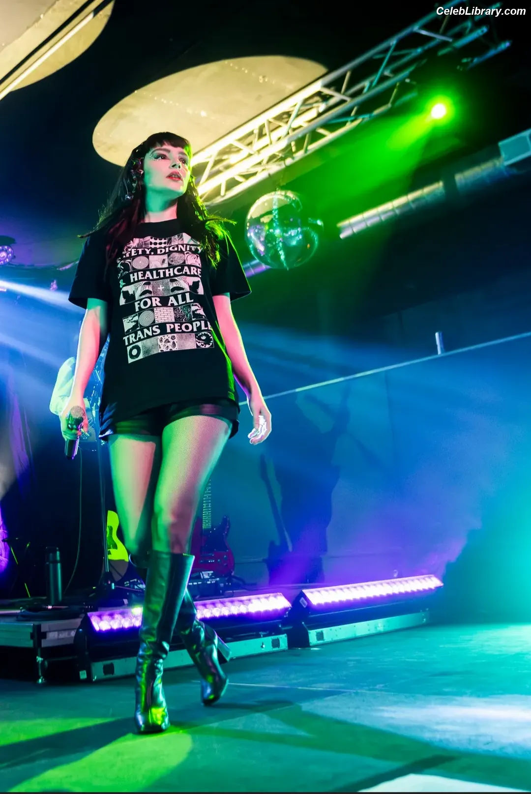 Lauren Mayberry photo 2 of 1227