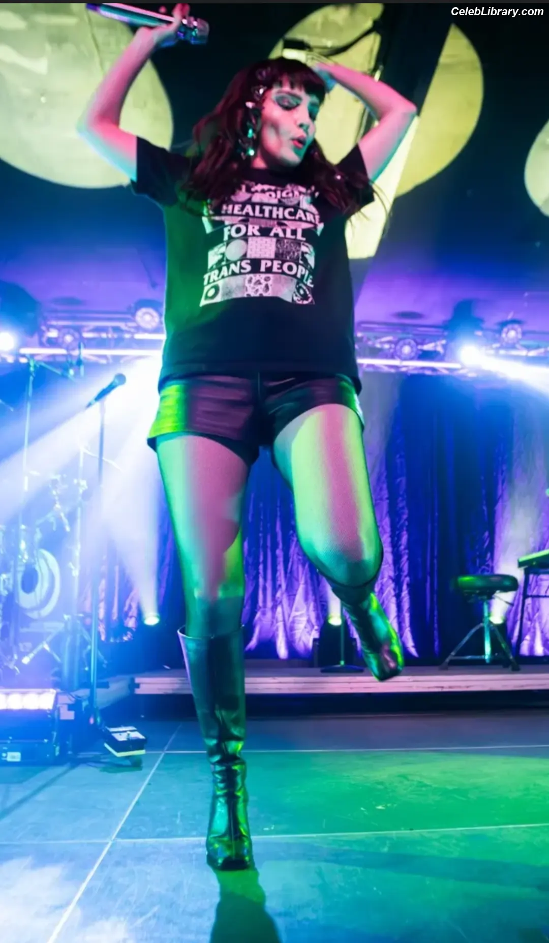 Lauren Mayberry photo 3 of 1227