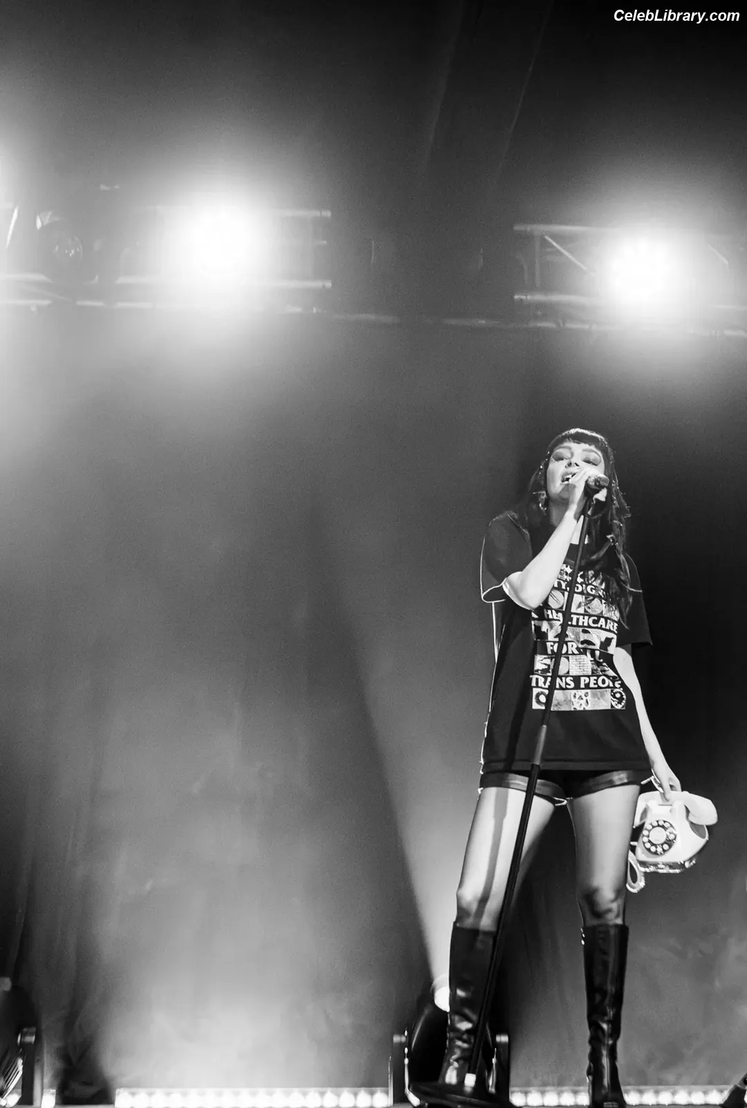 Lauren Mayberry photo 5 of 1227